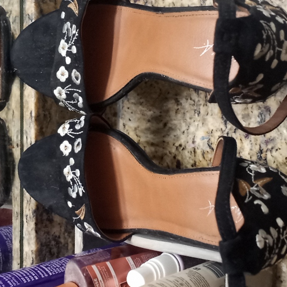 Strappy heel